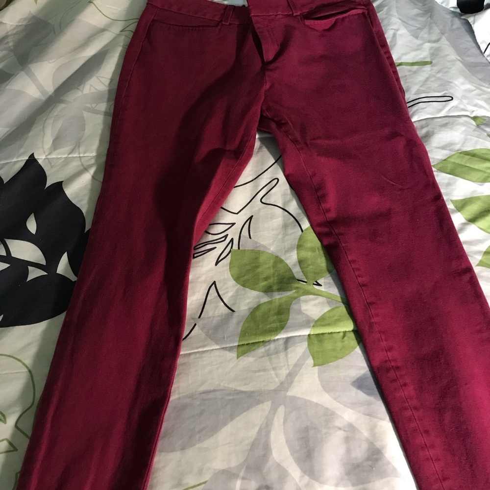Banana Republic pants color burgundy